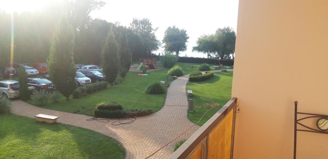 Kr Apartman Шіофок Екстер'єр фото